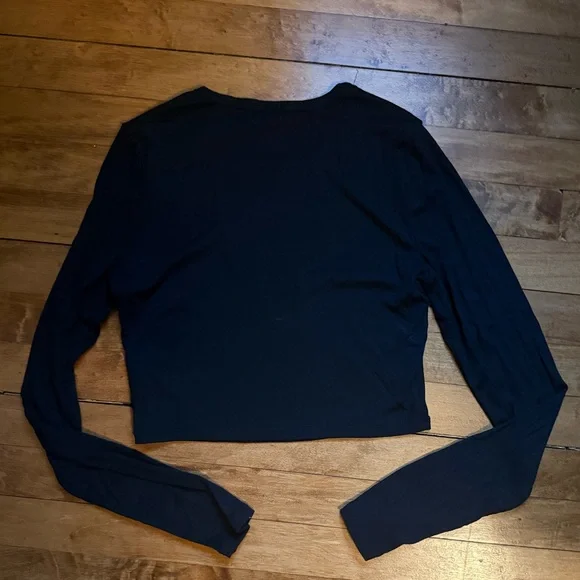 Aritzia Black Long Sleeve - Picture 3 of 3